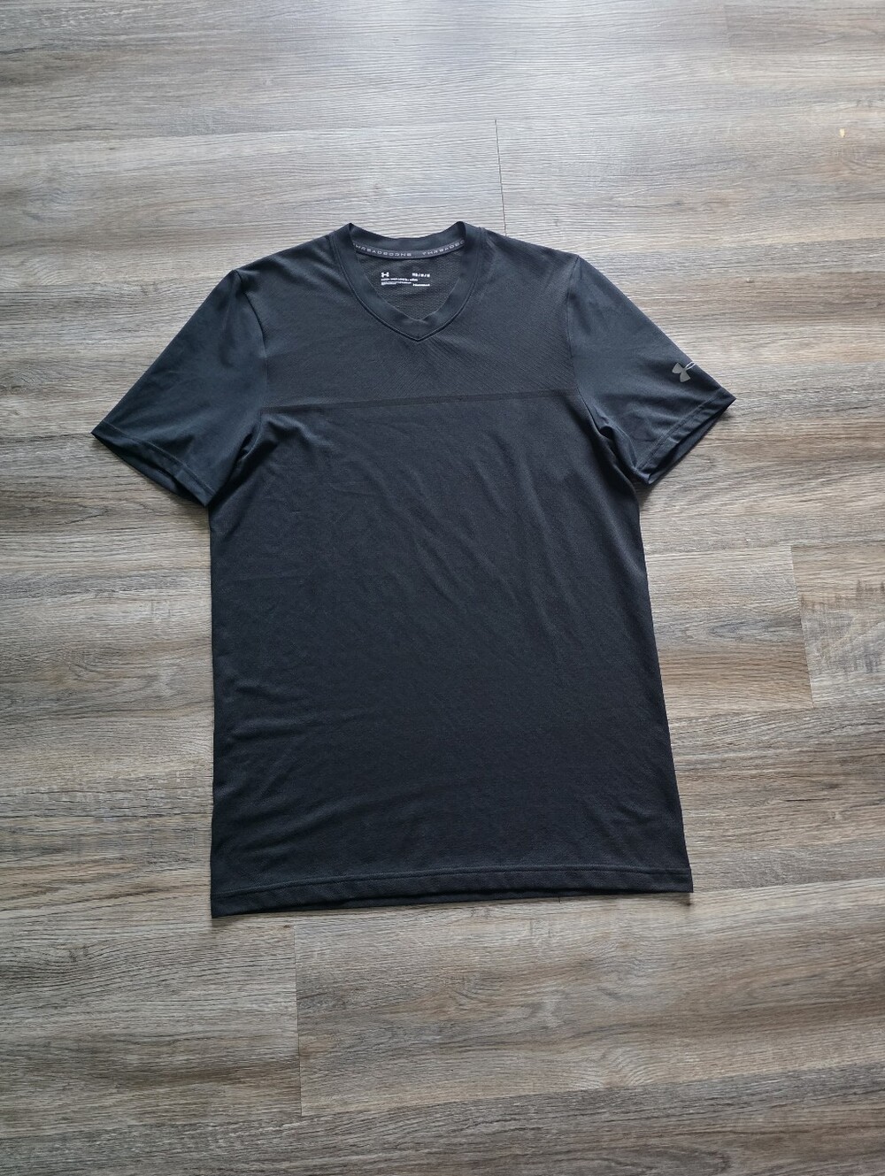 Under Armour Men's Fitted Heatgear Black V-Neck Short Sleeve Shirt Size M